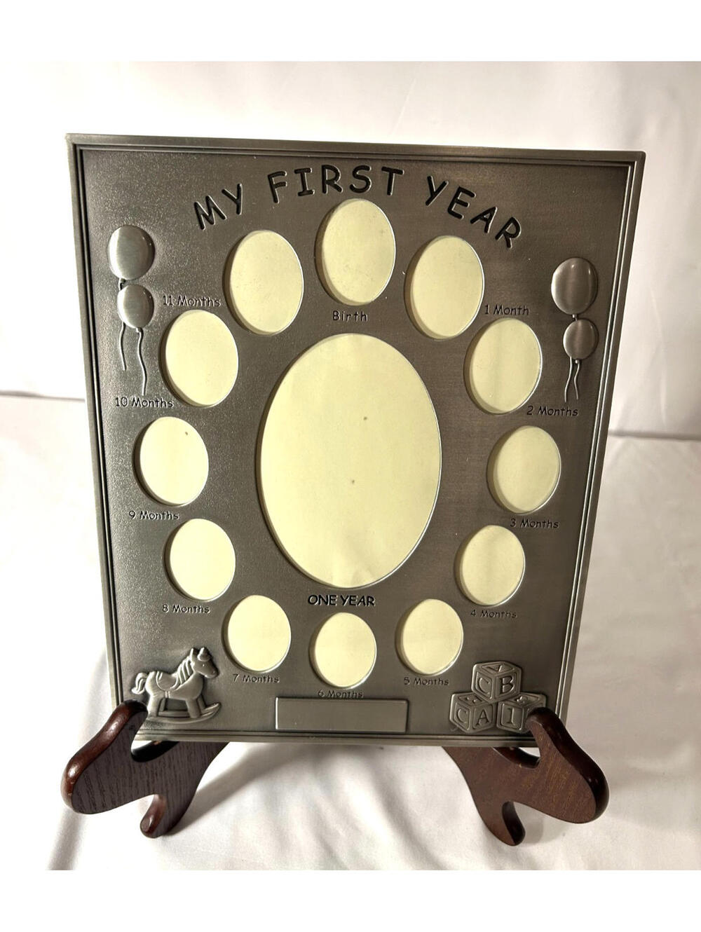Baby’s First Year Frame – Malden Collage with 12 Monthly Slots & Center Oval